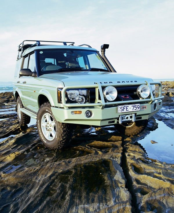 Deluxe Winch Bar Land Rover Discovery II late